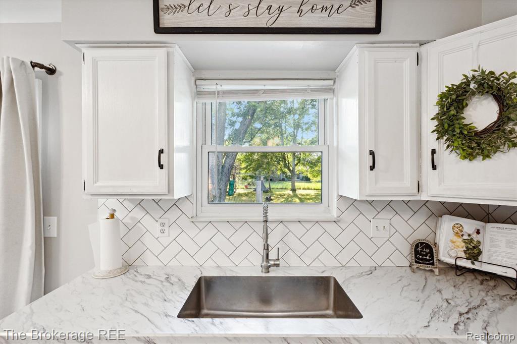 7092 FAIRGROVE Drive, Swartz Creek, MI 48473 — Photo 12