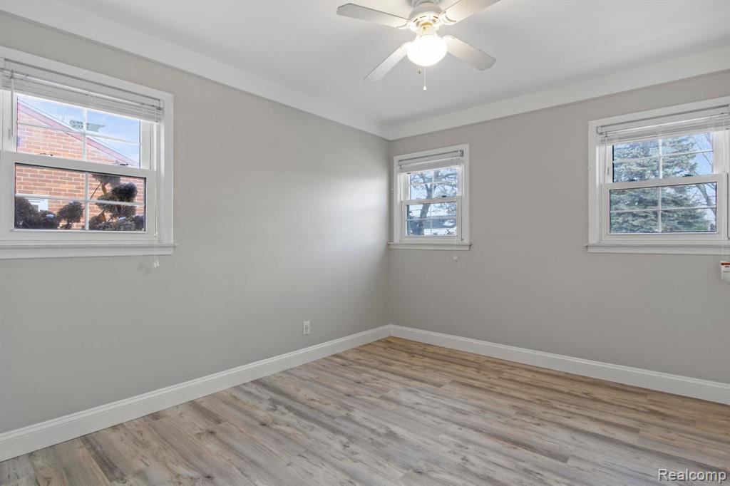 9911 OPORTO Street, Livonia, MI 48150 — Photo 22