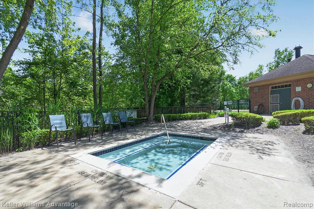 446 Old Pine Way, Walled Lake, MI 48390 — Photo 43