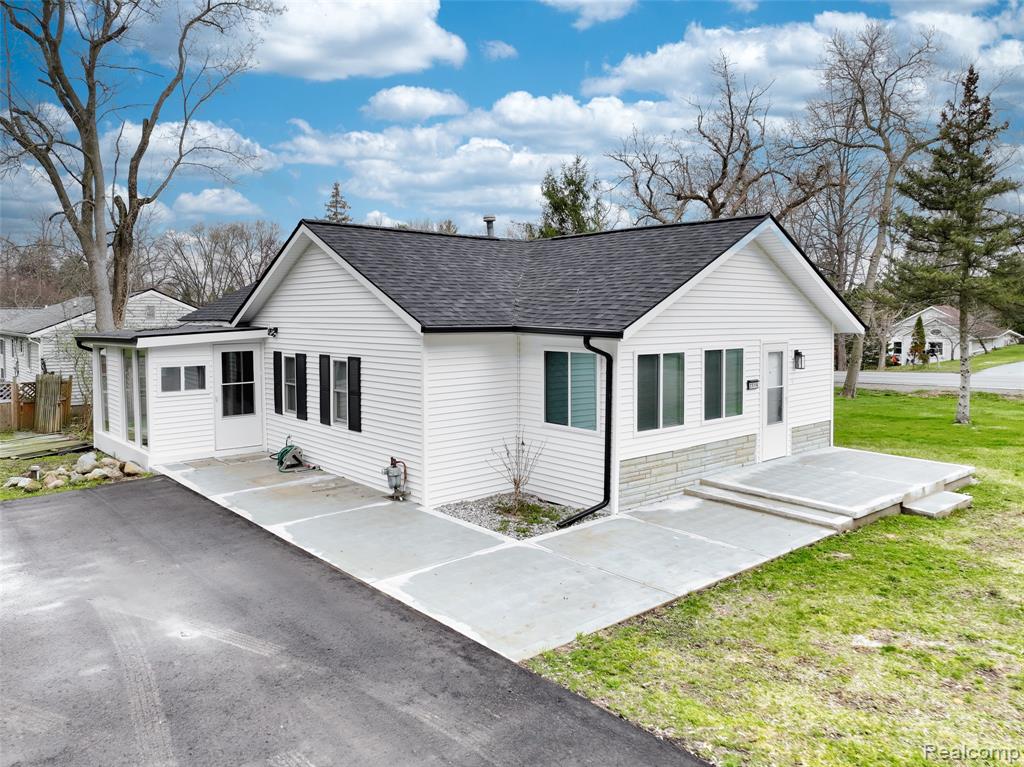 2514 Barton Street, Commerce Twp, MI 48382 — Photo 28