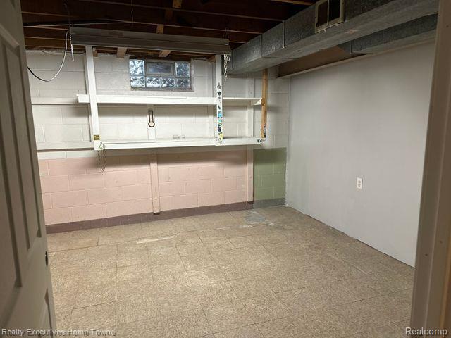 49545 SCHOENHERR Road, Shelby Twp, MI 48315 — Photo 23