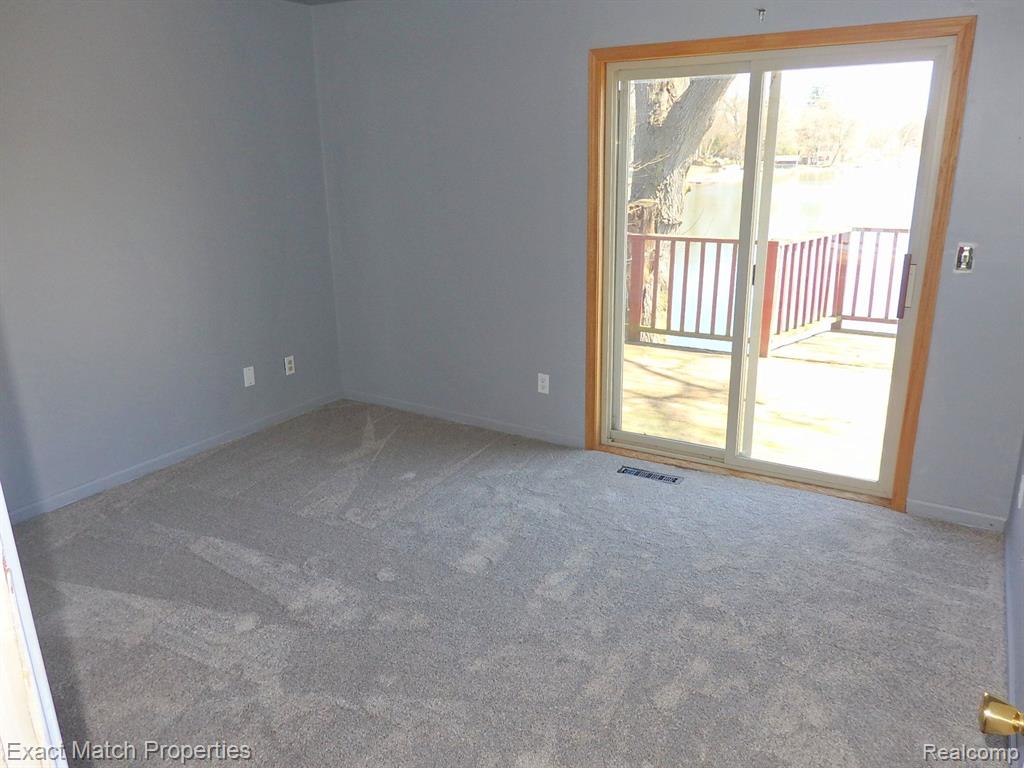 925 MALLOCK Road, White Lake, MI — Photo 31