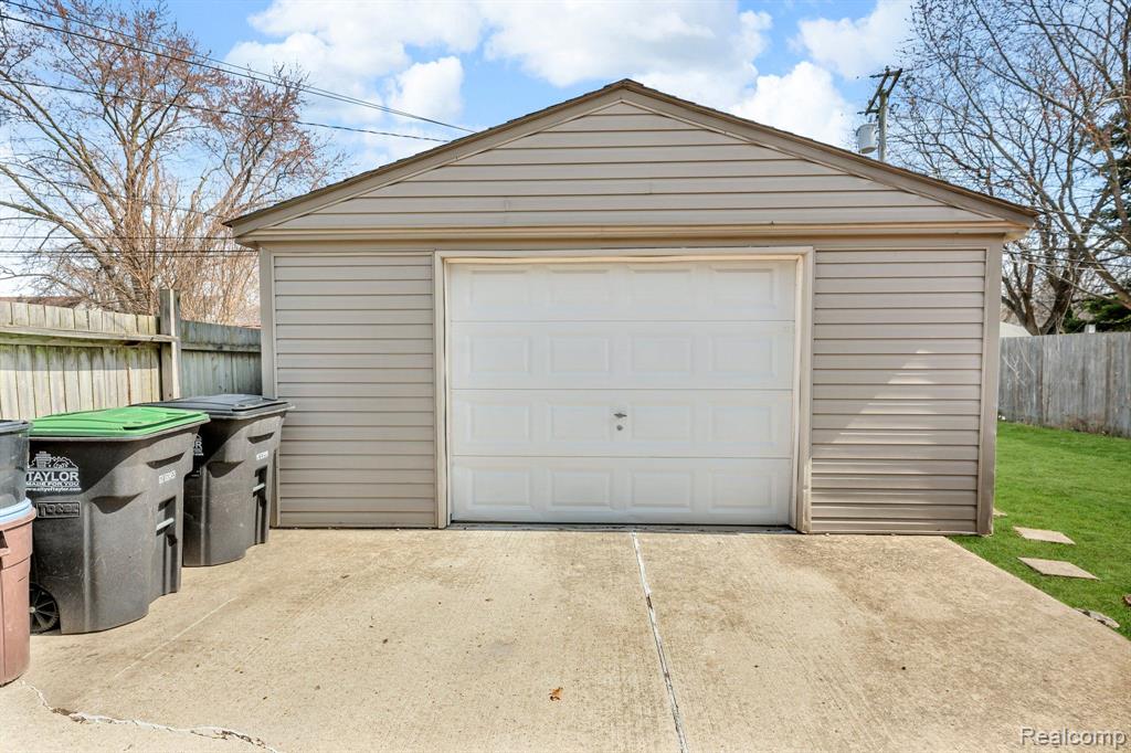 8001 JACKSON Street, Taylor, MI 48180 — Photo 31