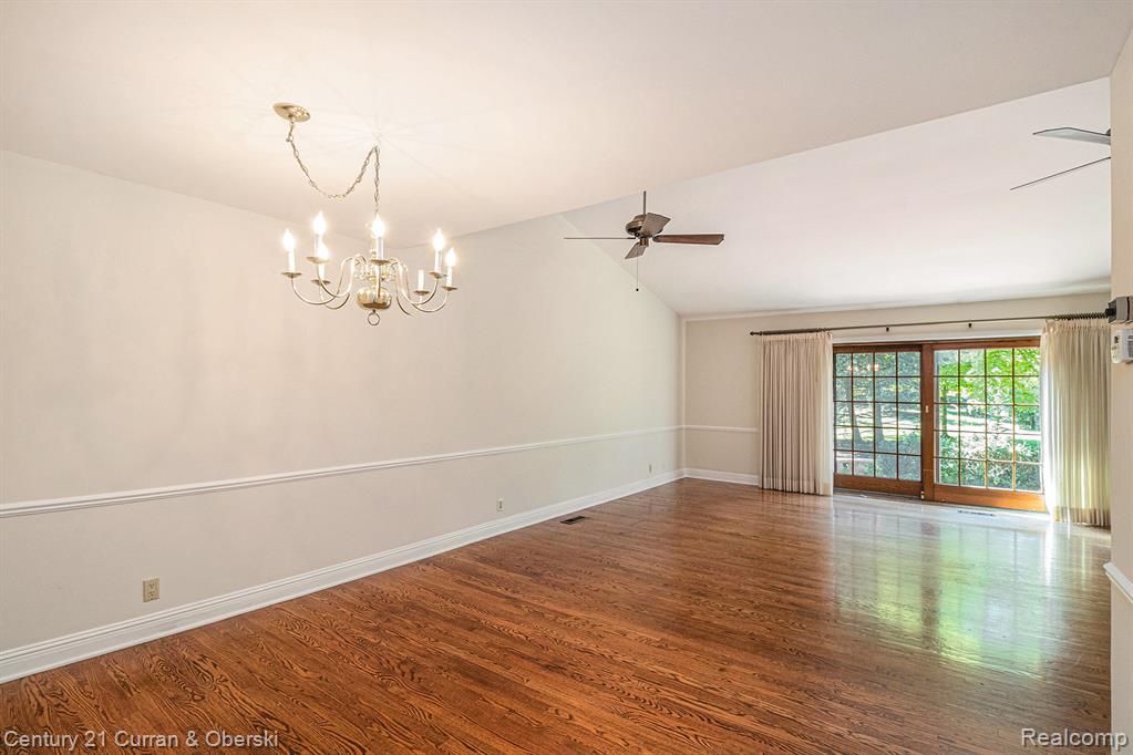 3064 Lindenwood Drive, Dearborn, MI 48120 — Photo 9