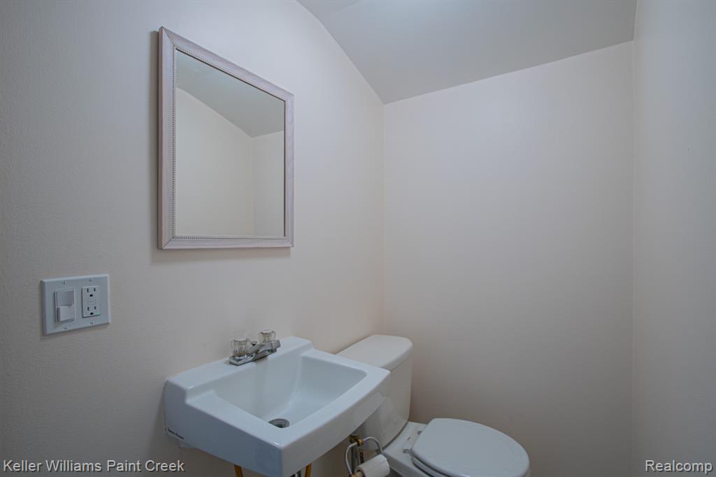 5617 Westfalen Drive, Shelby Twp, MI 48317 — Photo 13