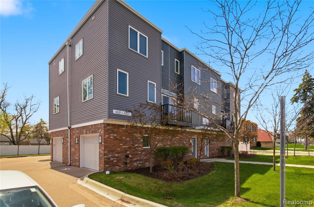 4221 W 14 Mile Road, Royal Oak, MI 48073 — Photo 3
