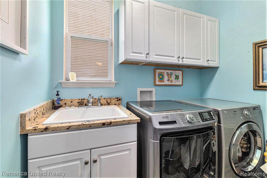 1304 YOSEMITE VALLEY Drive, Milford, MI 48381 — Photo 23