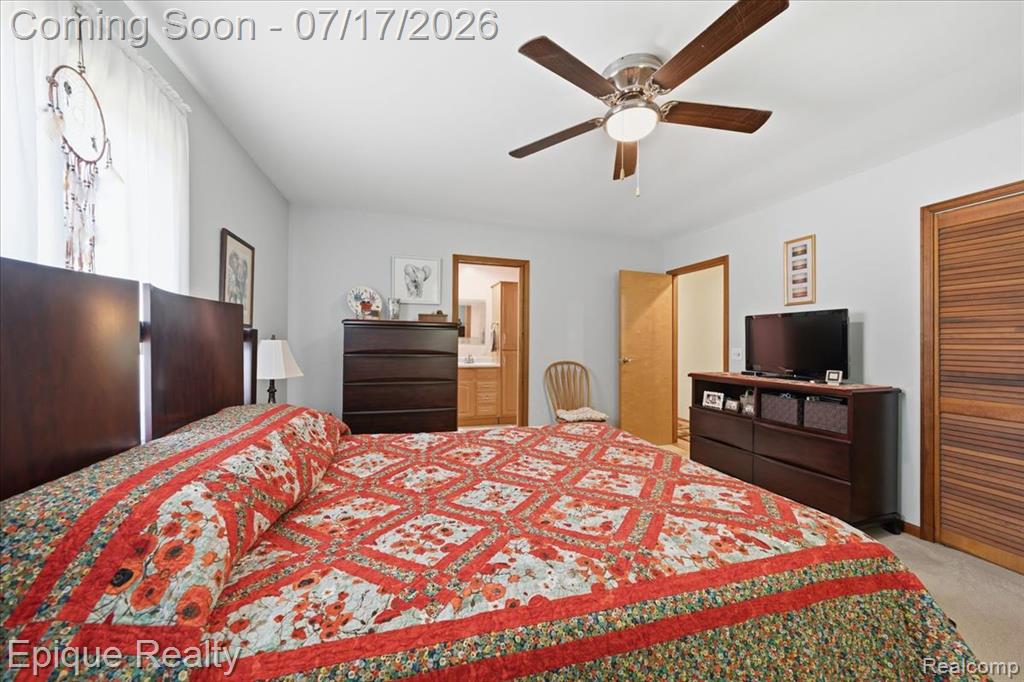 555 E Square Lake Road, Troy, MI 48085 — Photo 20