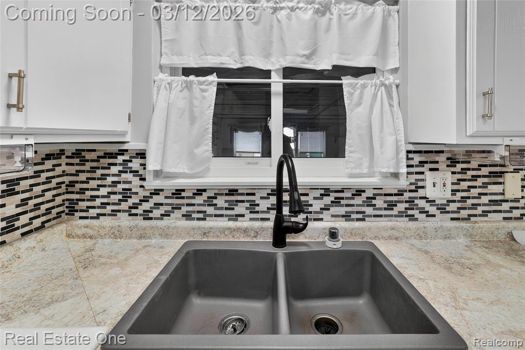 9722 Hamilton Street, Van Buren, MI 48111 — Photo 16
