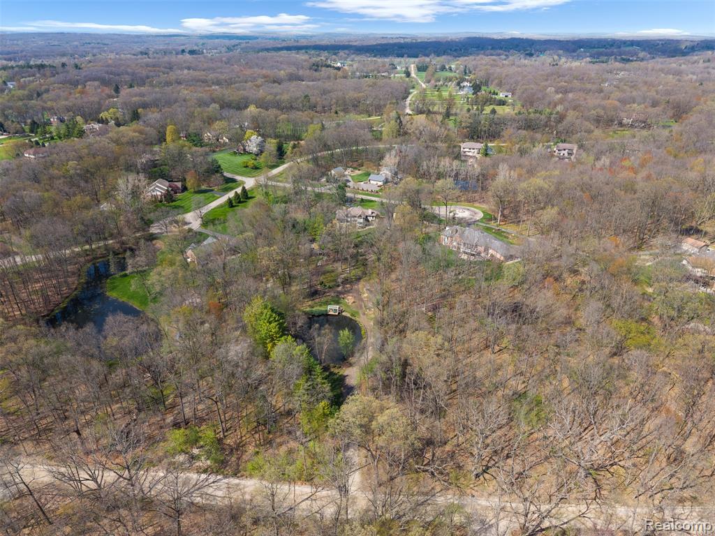 561 Valley Drive, Milford, MI 48381 — Photo 74
