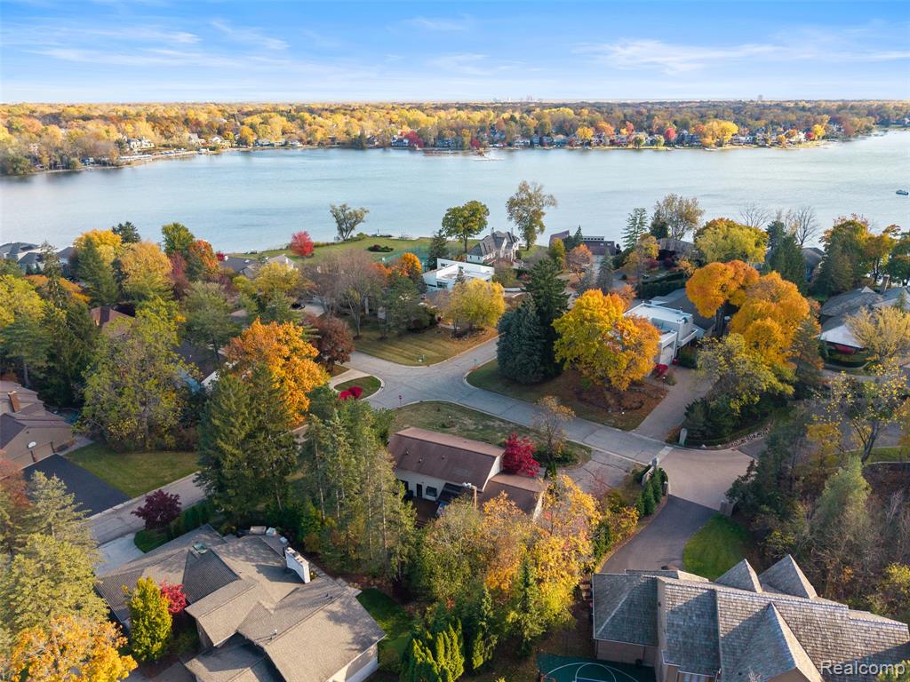 4724 Tara Court, West Bloomfield, MI 48323 — Photo 49