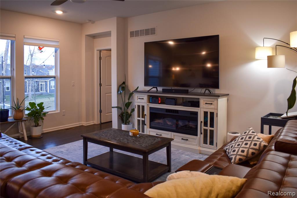 8211 Carston Lane, Brighton, MI 48116 — Photo 13
