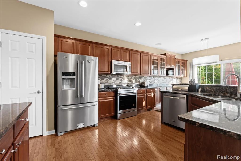 49499 Great Falls Road, Canton, MI 48188 — Photo 10