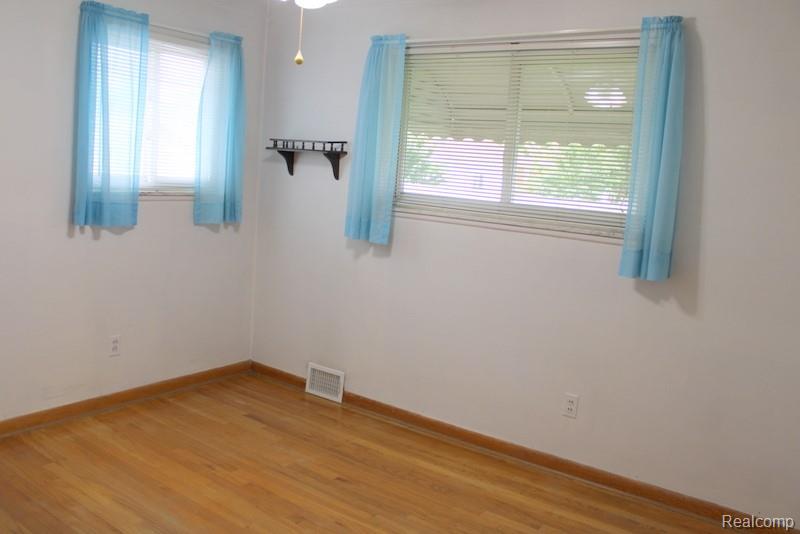 9396 Allen Road, Allen Park, MI 48101 — Photo 28