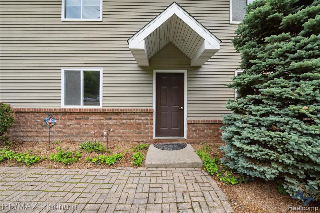 11520 WEIMAN Drive, Pinckney, MI 48169 — Photo 4