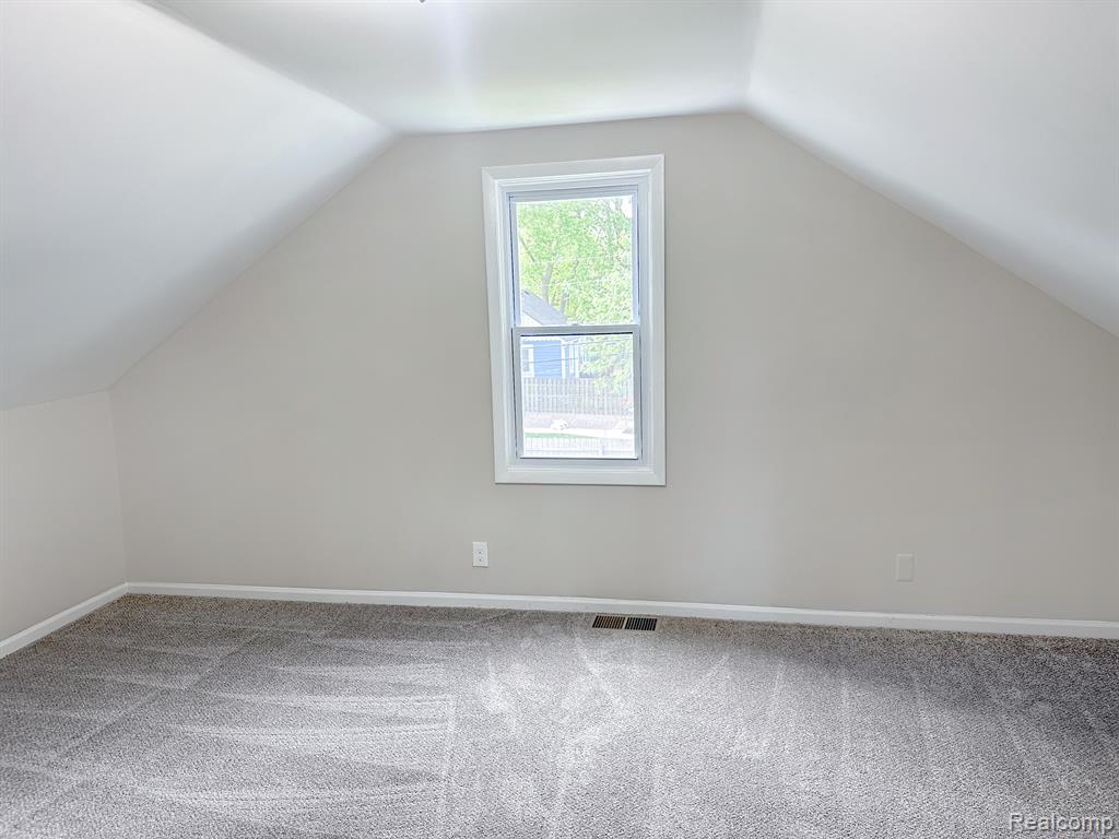 4013 CHENLOT Lane, Waterford, MI 48328 — Photo 16