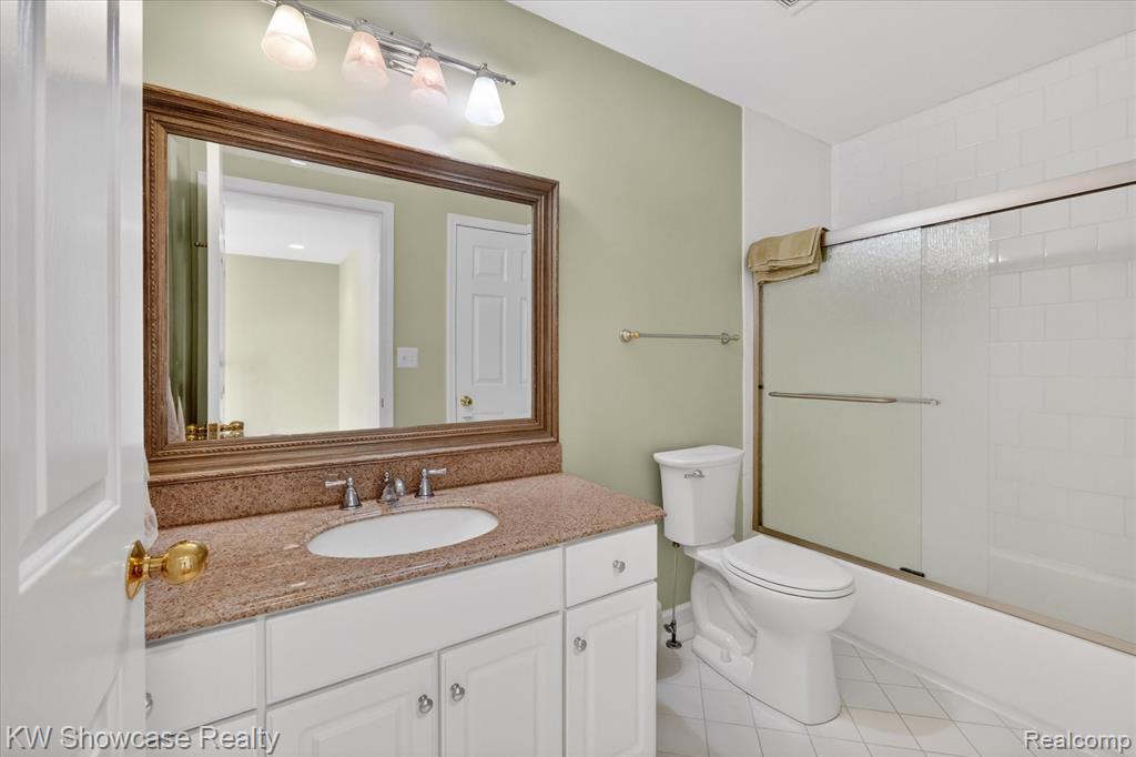 707 Pointe Court, Milford, MI 48381 — Photo 25