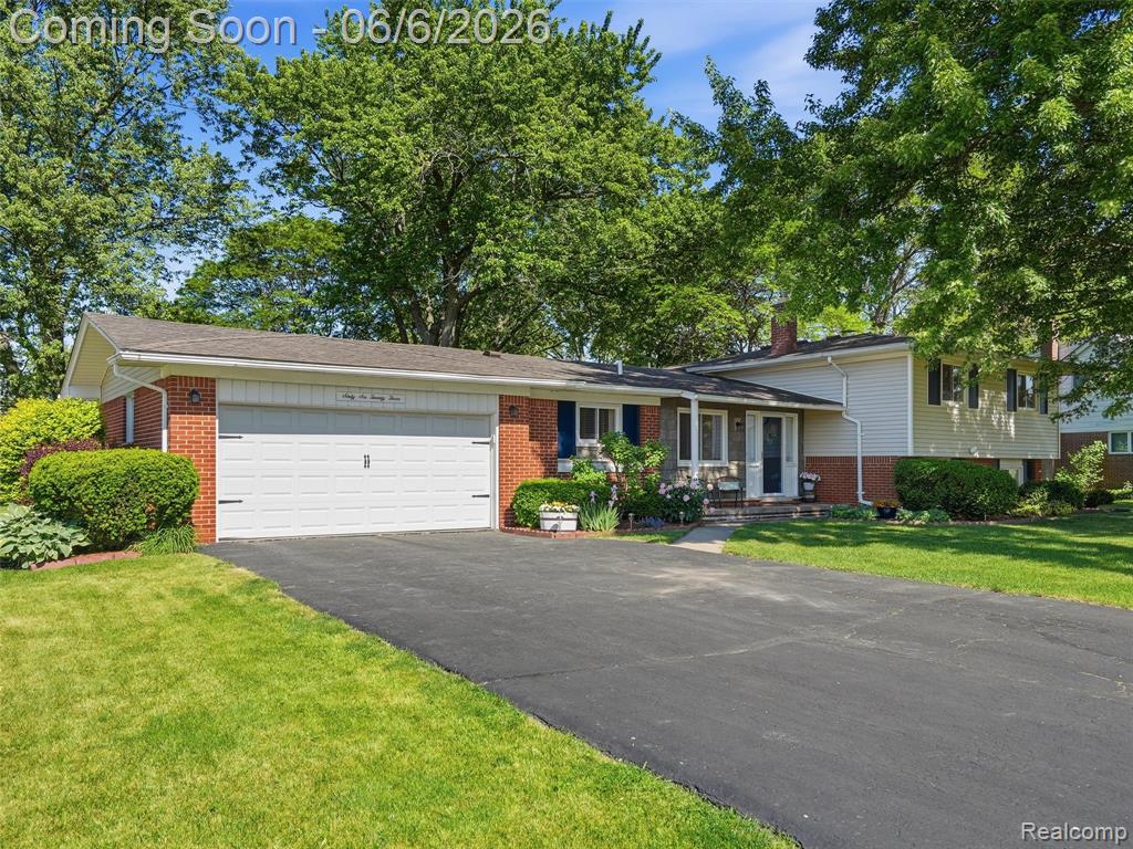 6623 Pine Eagle Lane, West Bloomfield, MI — Photo 2