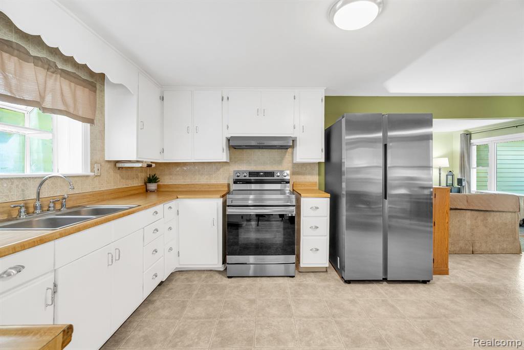 4350 Lessing Avenue, Waterford, MI 48329 — Photo 8