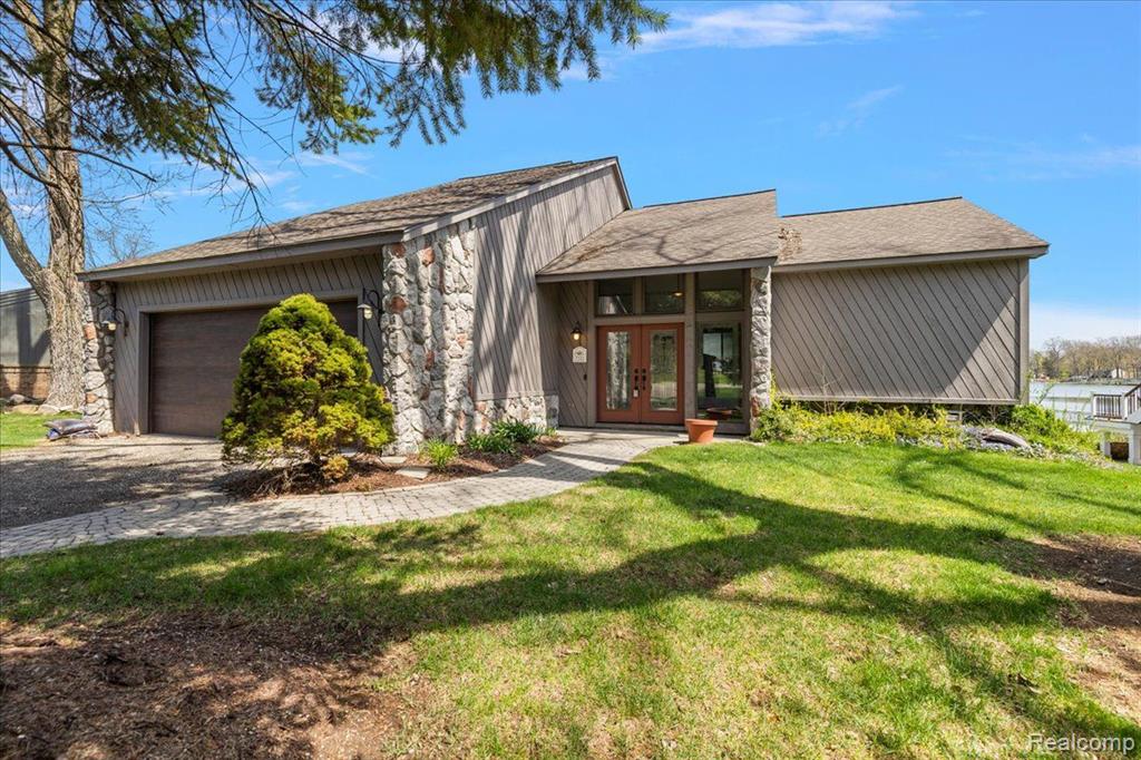 7322 MACEDAY LAKE Road, Waterford, MI 48329 — Photo 3