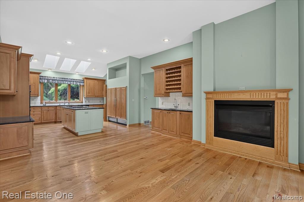 425 Courtney Road, Leonard, MI 48367 — Photo 27