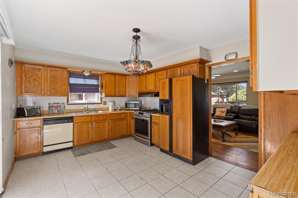 4952 Bernice Avenue, Warren, MI 48091 — Photo 4