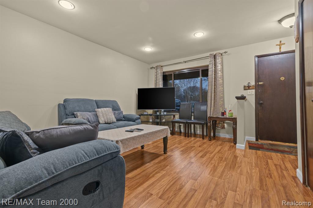 40220 Walter Drive, Sterling Heights, MI 48310 — Photo 4