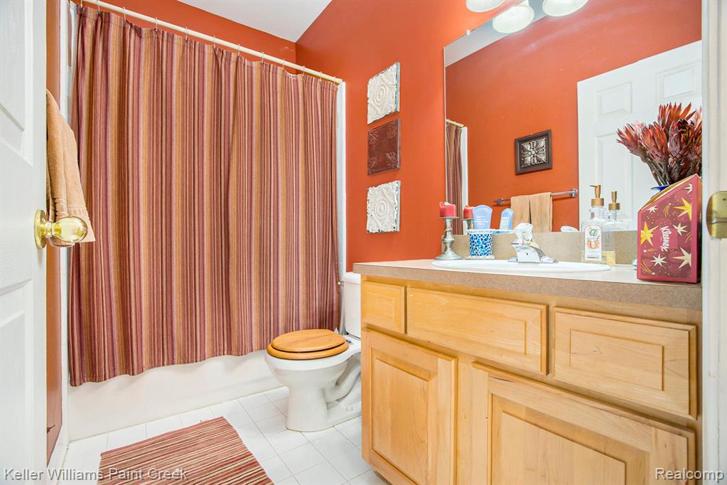 7943 Glacier Club Drive, Washington, MI — Photo 18