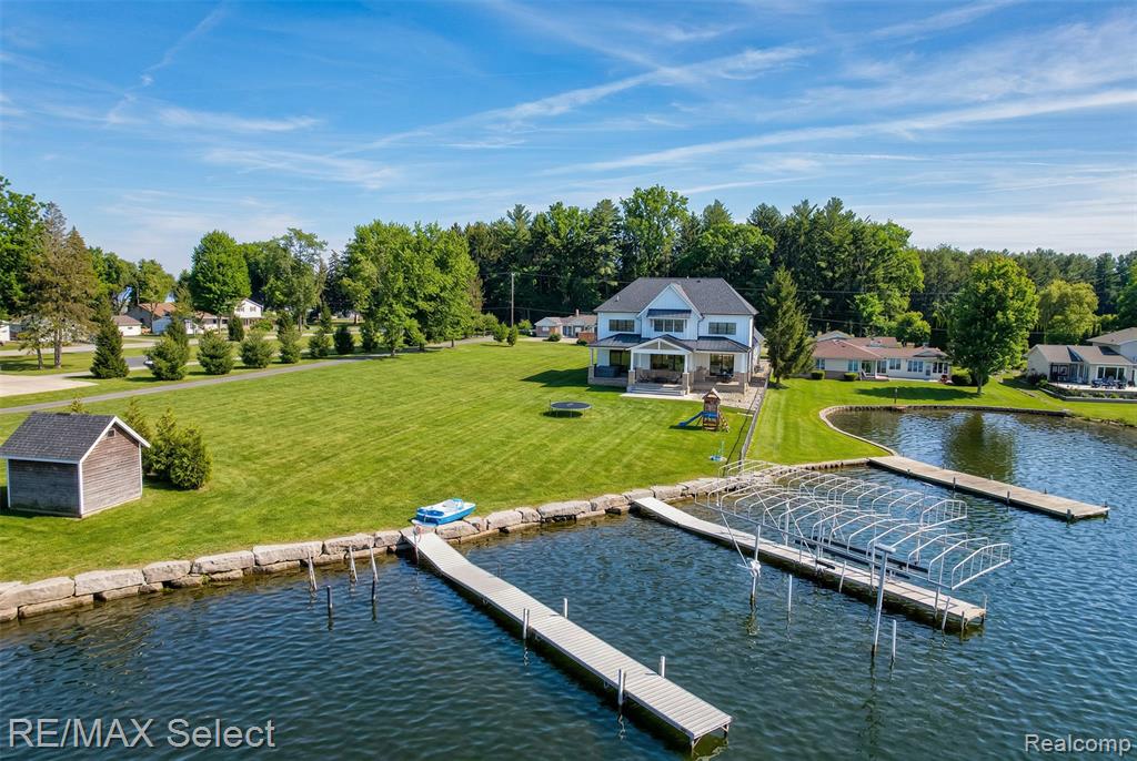 2208 Grove Park Road, Fenton, MI, 48430