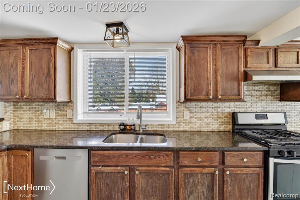 42205 E Huron River Drive, Van Buren, MI 48111 — Photo 9