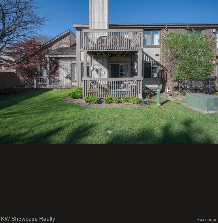 7455 BRYNMAWR Court, 31, West Bloomfield, MI — Photo 39