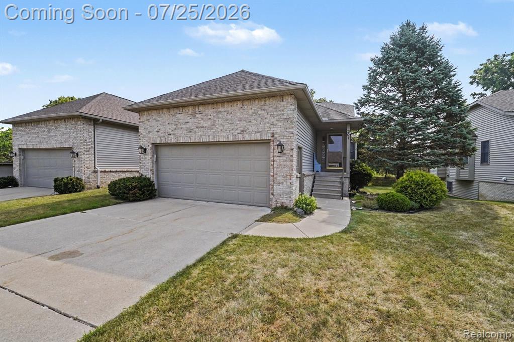307 Creekwood Circle, Linden, MI 48451