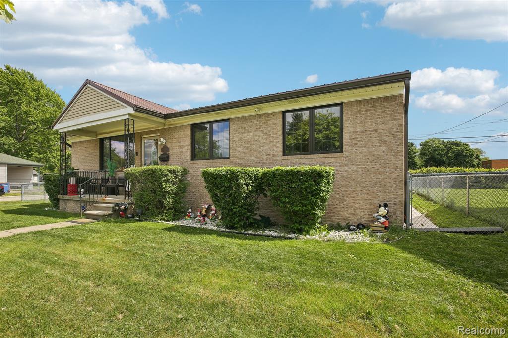 8286 Westminster Avenue, Warren, MI 48089 — Photo 2