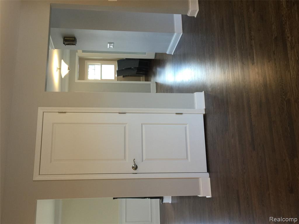 6858 Post Oak Drive, West Bloomfield, MI — Photo 3