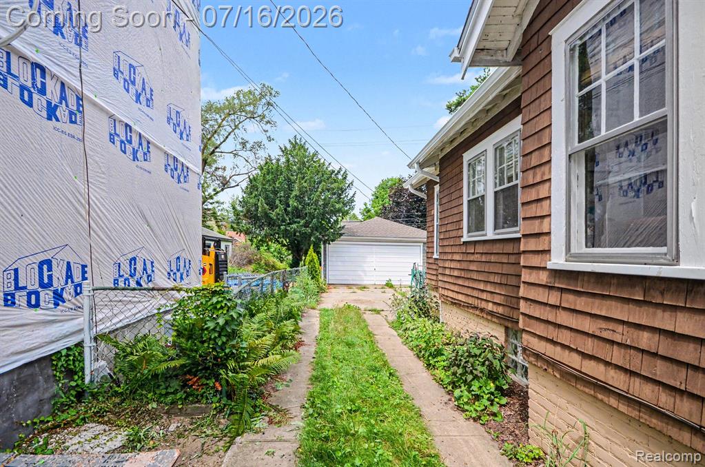 440 W Saratoga Street, Ferndale, MI 48220 — Photo 29