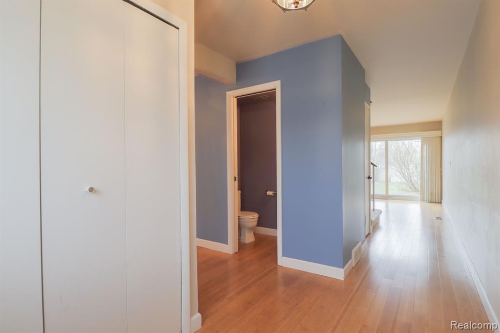 1816 SHIRE, Royal Oak, MI 48073 — Photo 4