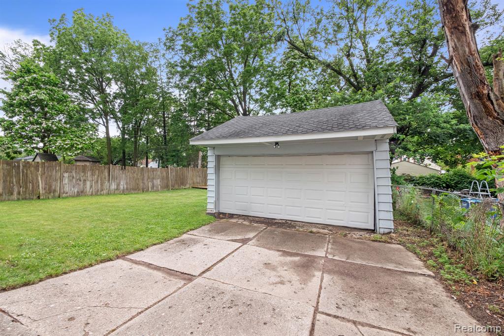 94 S Tilden Avenue, Waterford, MI 48328 — Photo 17