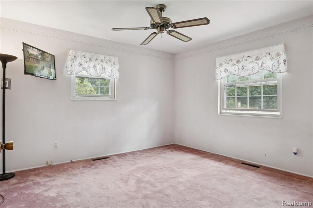 8812 Rio Vista Street, Green Oak, MI 48116 — Photo 15