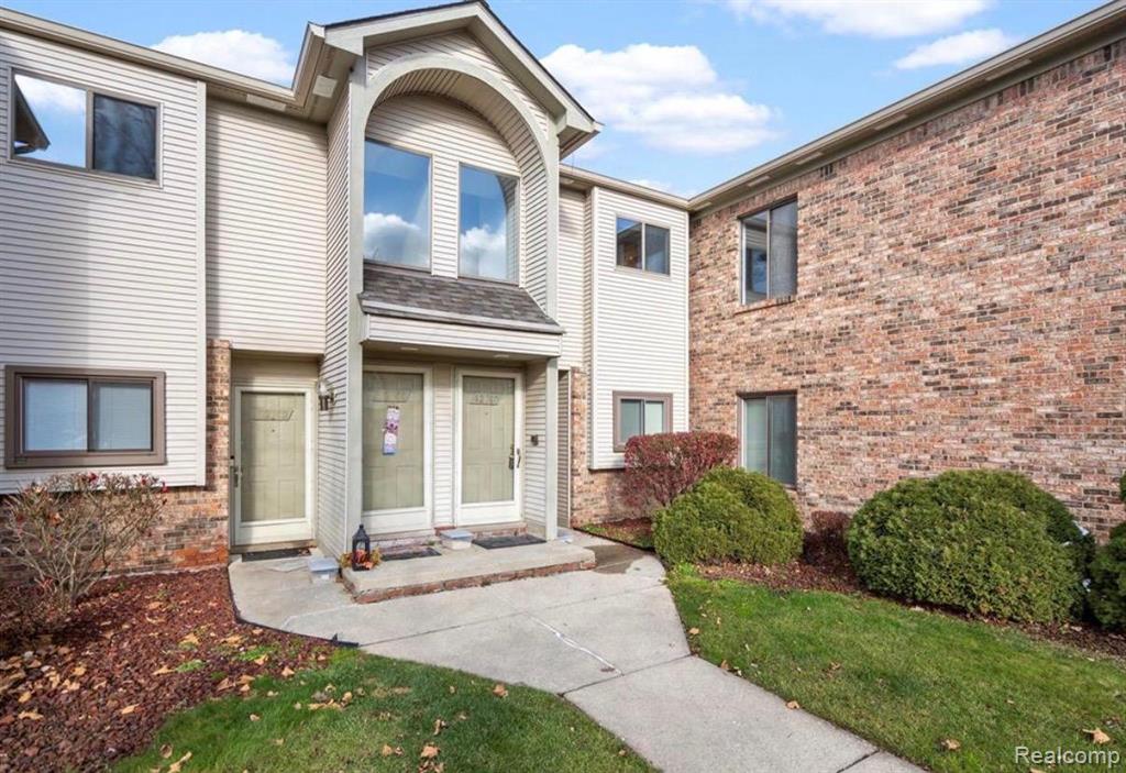 42740 Lilley Pointe Drive, Canton, MI 48187 — Photo 2