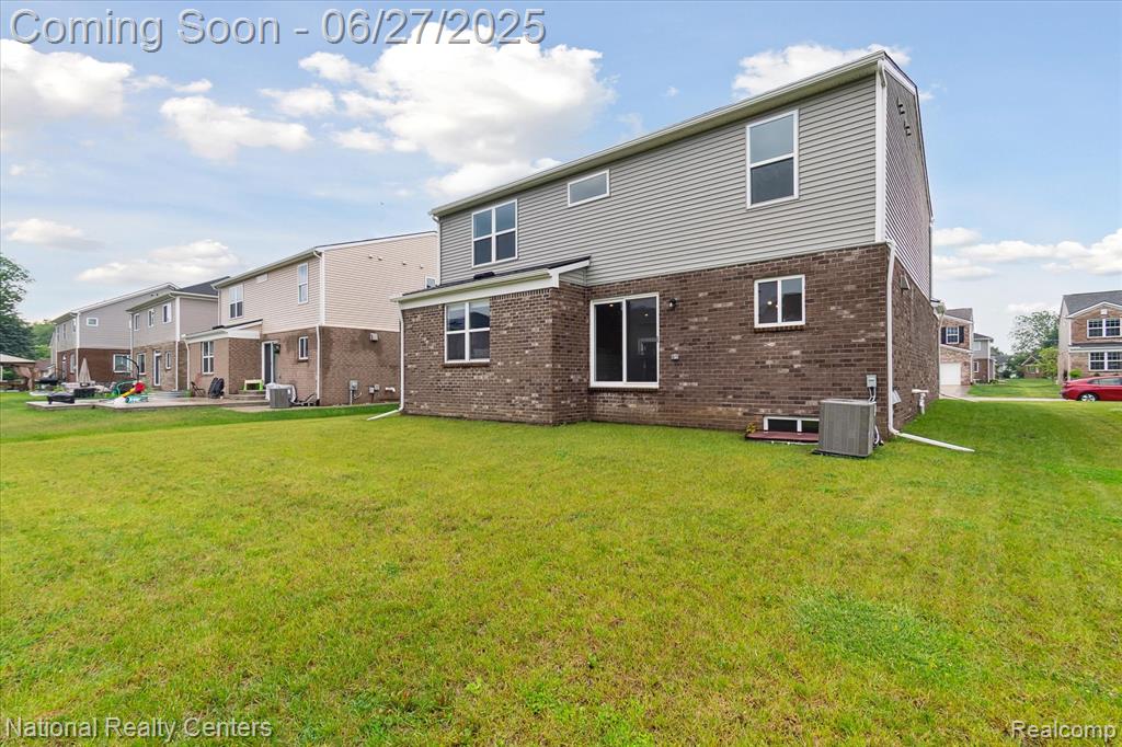 5241 Marie Lane, Sterling Heights, MI 48310 — Photo 40