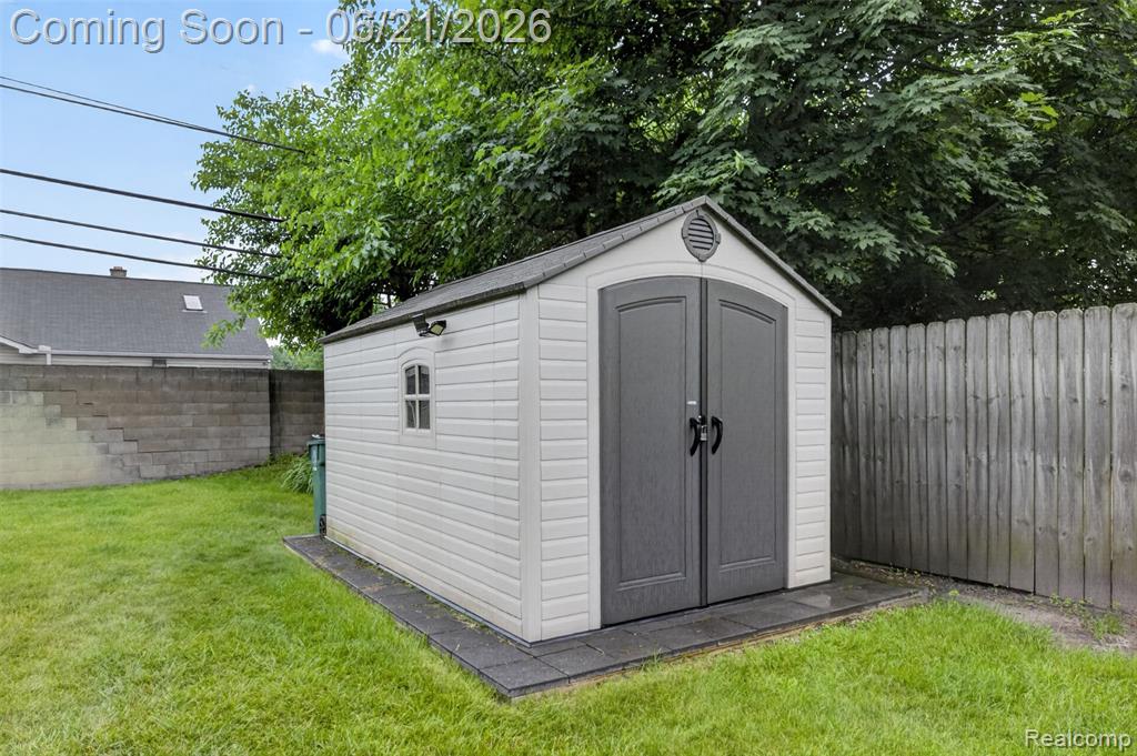 24660 Ridgedale Street, Oak Park, MI 48237 — Photo 36