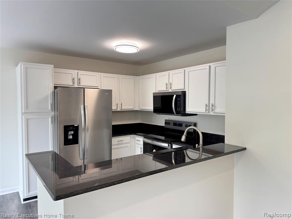 43940 Elm Drive, Sterling Heights, MI 48313 — Photo 12