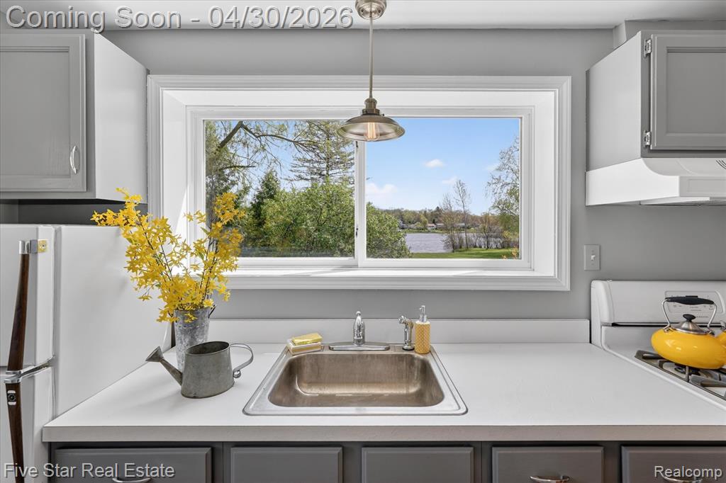630 Sunset, White Lake, MI 48383 — Photo 40