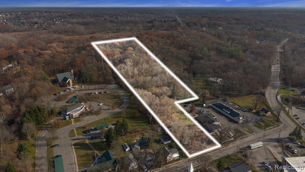 00 Collins, Oakland, MI 48306