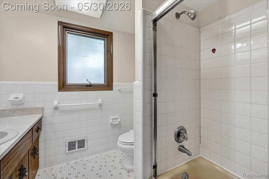 28013 Roan Drive, Warren, MI 48093 — Photo 34