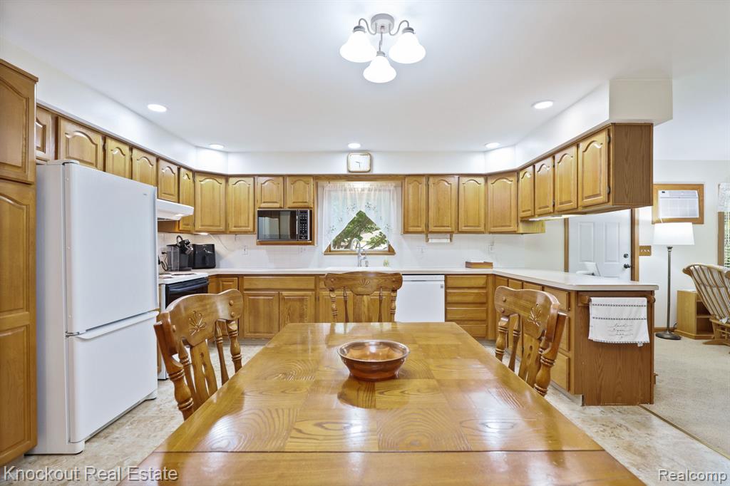 3842 Waltmar Drive, Bridgeport, MI 48722 — Photo 13