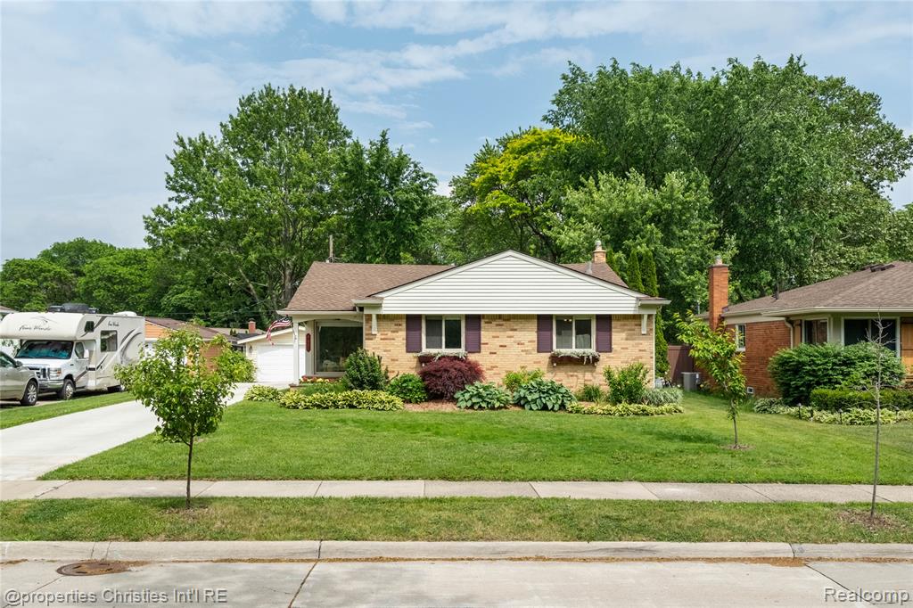 4228 Rosewold Avenue, Royal Oak, MI 48073 — Photo 3