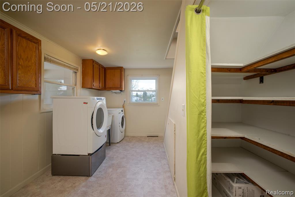 420 Wellsboro Street, Walled Lake, MI 48390 — Photo 19