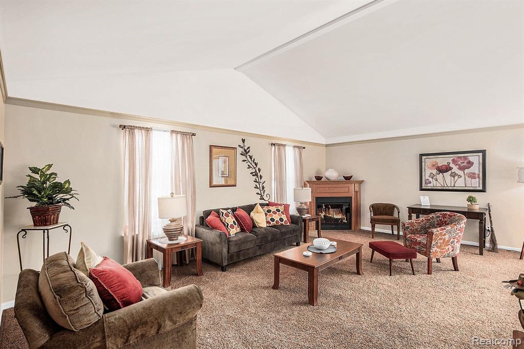 978 WATER VIEW Lane, Fenton, MI 48430 — Photo 2