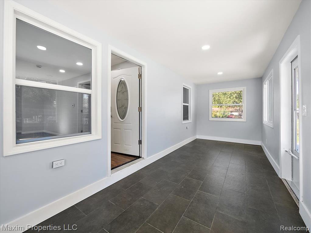 992 Parkwood Avenue, Ypsilanti, MI 48198 — Photo 9